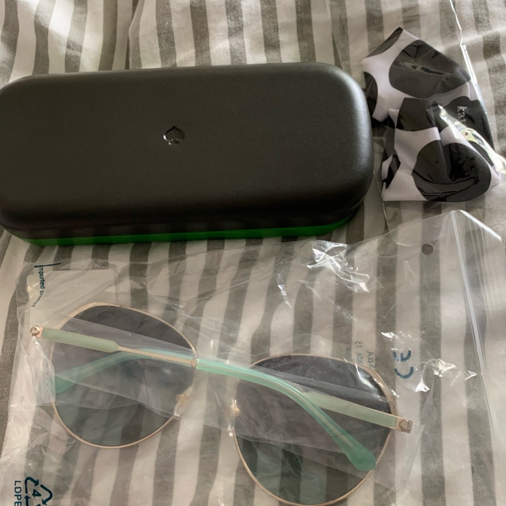 Kate spade mint sunglasses - Picture 4 of 5